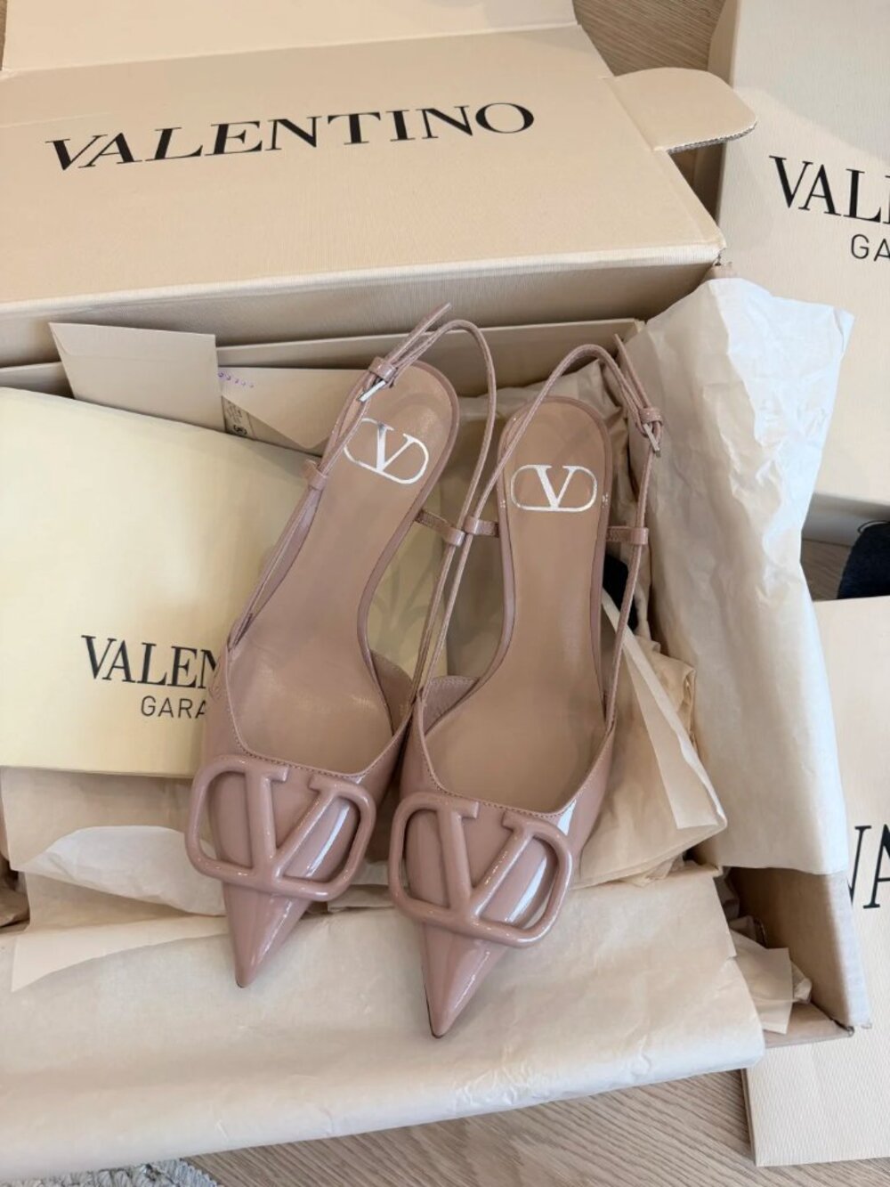 Classic Valentino shoes: A Stylish and Versatile Choice for Elegance